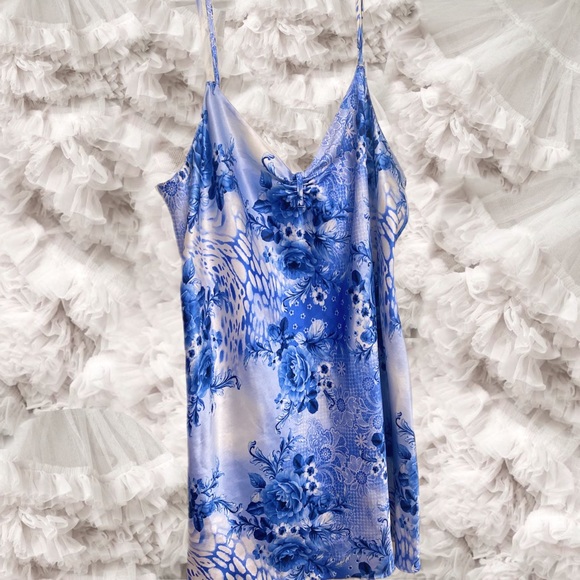 SOLD vtg patterned slip - Picture 3 of 9